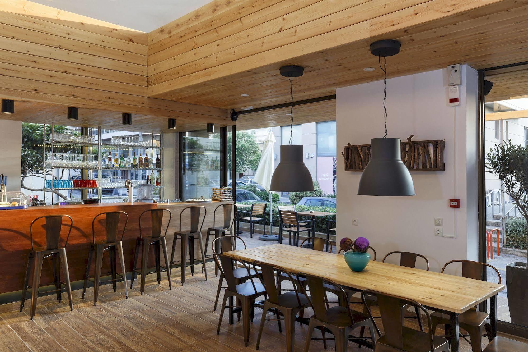 Rhodes & Bar אכסניה Rhodes City